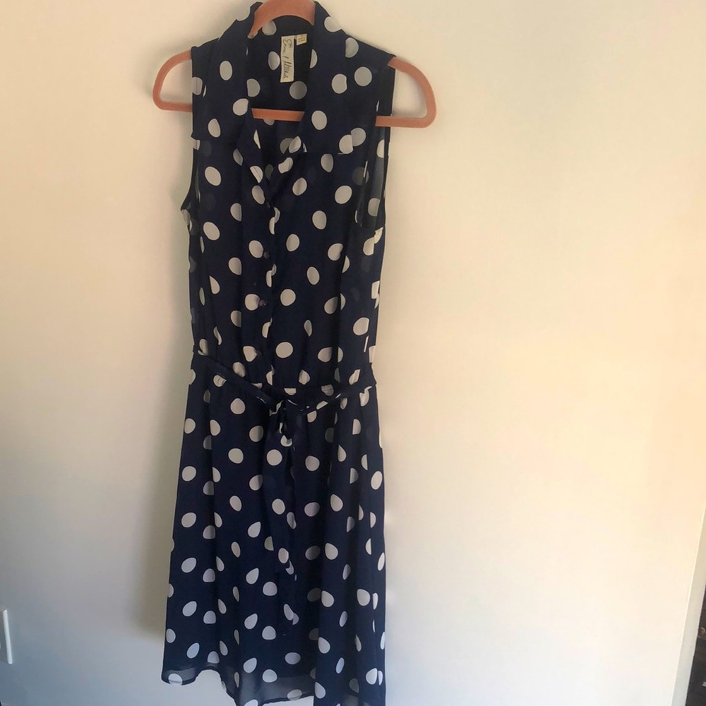 Women’s SZ 10 sleeveless, lined summer dress